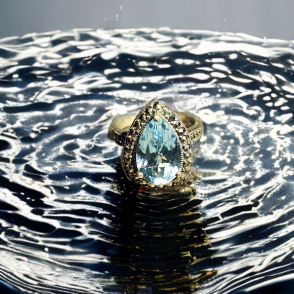 Teardrop Ring - Picture 1 of 4